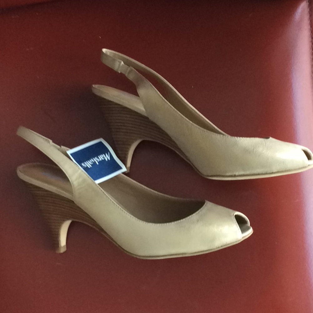 Shoes - Picture 3 of 6